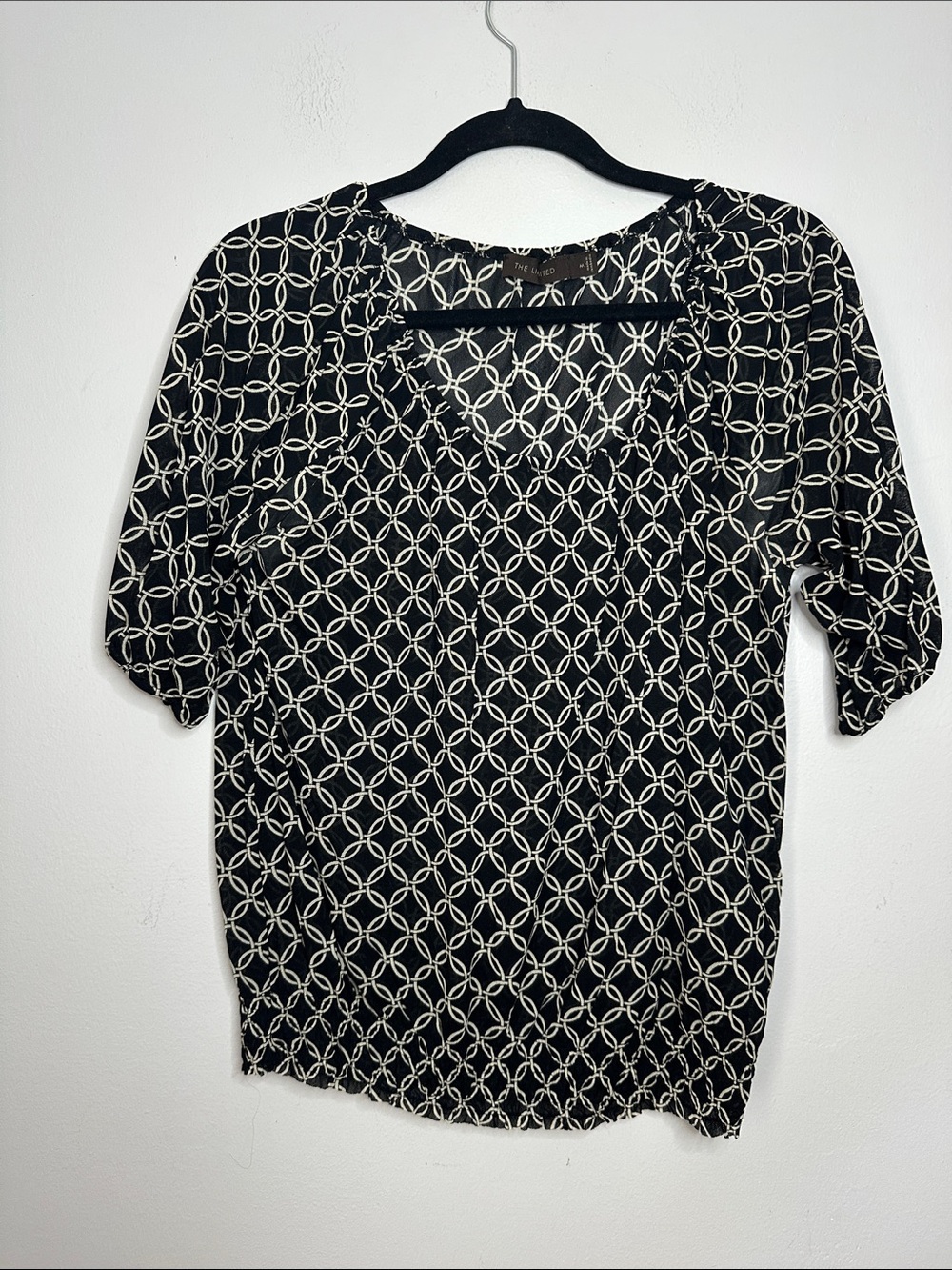 Black & White Geometric V-Neck Womenβs Top size M